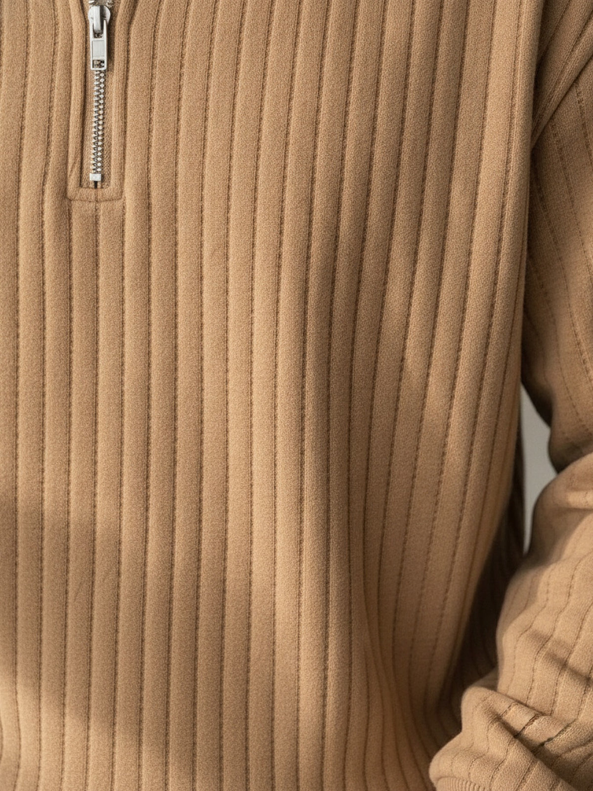 Pullover V-neck zip up